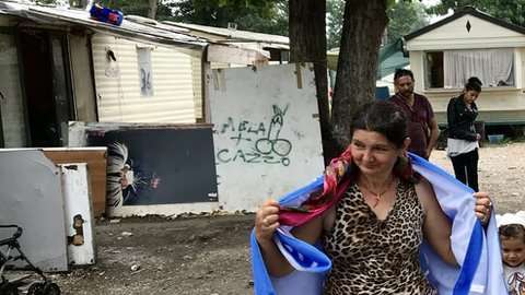 La mayoría de los gitanos que viven en Italia residen en campamentos.