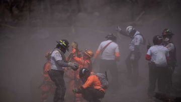 Al menos hay 99 muertos por las erupciones del volcán de Fuego. EFE