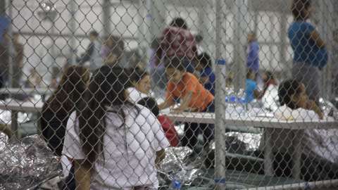 Quieren alojarlos lo más cerca posible de la frontera