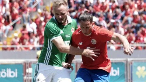 Costa Rica dijo adiós a su afición con un triunfo ante Irlanda del Norte. (Foto: EFE/Jeffrey Arguedas)