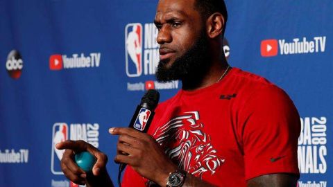 LeBron James asegura que el próximo campeón de la NBA no visitará la Casa Blanca