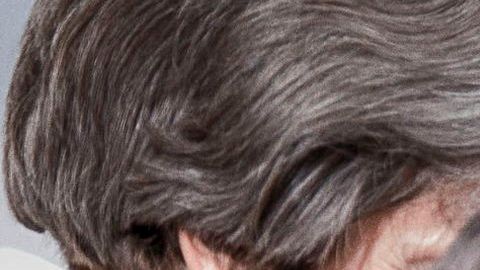 JD100. Charlevoix (Canada), 09/06/2018.- A handout photo made available by the German Government (Bundesregierung) on 09 June 2018 shows French President Emmanuel Macron (3-L, partially hidden), German Chancellor Angela Merkel (C-L) and Japan's Prime Minister Shinzo Abe (C-R) speaking to US Presidend Donald J. Trump (R, seated) during the second day of the G7 meeting in Charlevoix, Canada, 09 June 2018. Looking on is US National Security Advisor John R. Bolton (R, standing); others are not identified. (Japón) EFE/EPA/JESCO DENZE HANDOUT HANDOUT EDITORIAL USE ONLY/NO SALES