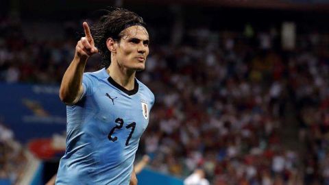 Cavani anotó dos goles. EFE