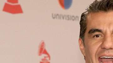 Adrián Uribe.