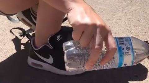 La ardilla se tomó toda el agua.