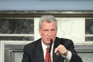 El plan de Bill de Blasio que podría beneficiar a vendedores ambulantes hispanos