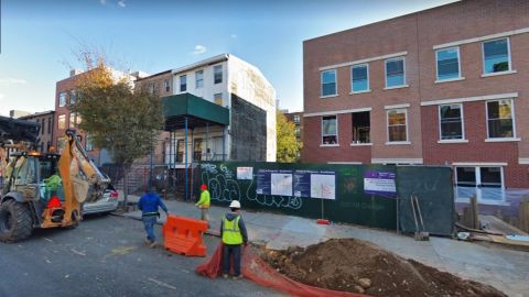 Cada vivienda tiene dos casas y se puede subalquilar una