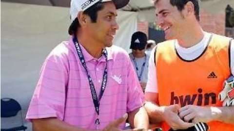 Jorge Campos e Iker Casillas coincidieron en el Congreso de la FIFA