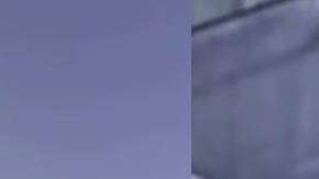 Se aprecia el rostro fantasmal de una niña.