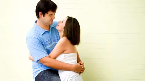 No hay rosas ni chocolates ni regalo alguno que haga más feliz a una mujer que el hecho que su pareja le deje saber lo afortunado y satisfecho que se siente de tenerla a ella como la mamá de sus hijos