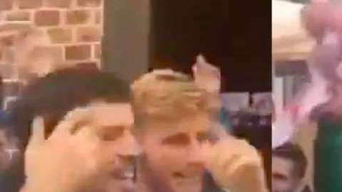 Los fans a todo pulmón.