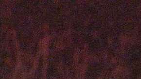 El sargento de policía Donald Boice atendiendo a un bebé durante un accidente de tráfico.