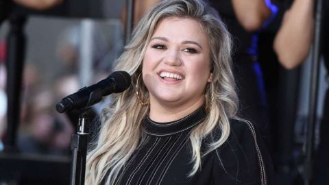 Kelly Clarkson.