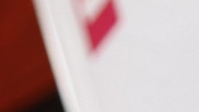 La empresa reconoció que el dueño de una franquicia colocó el anuncio.