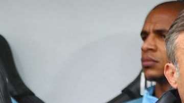 El nuevo técnico del NYCFC Domenec Torrent en la banca del Manchester City.  (Foto: Michael Steele/Getty Images)