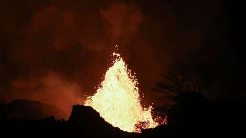 El volcán Kilauea es tan potente que la lava se ve desde el espacio.