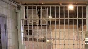 La joven decidió honrar a su padre detenido celebrando de esta forma