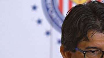 Cardozo, durante su presentación como nuevo entrenador de Chivas. (Foto: Imago7/Jorge Barajas)