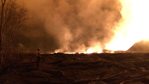 Los geólogos se mantienen en alerta y tomando mediciones en Hawaii.