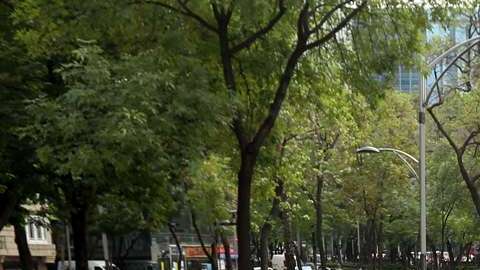 Exigen justicia para los 43 normalistas desaparecidos de Ayotzinapa.