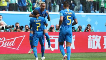 Neymar celebra su gol contra Costa Rica en el Mundial Rusia 2018
