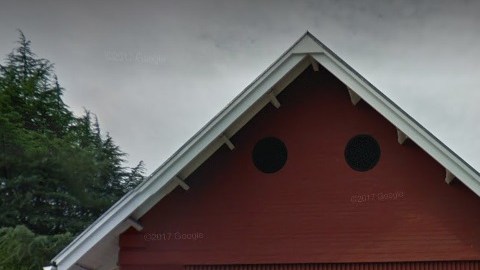 El presidente Trump defendió a su portavoz, quien fue sacada del restaurante Red Hen.