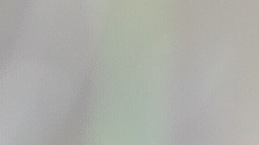 Las encuestas de los CDC muestran consistentemente que las adolescentes latinas intentan suicidarse a tasas mucho más altas que las niñas afroamericanas y o que las blancas.