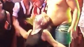 La maestra perdió la cordura.