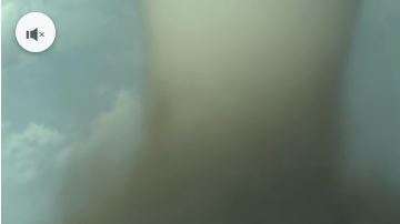 El embudo era sumamente grande.