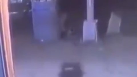 Los Trinitarios mataron a "Junior" en un "deli" en El Bronx.