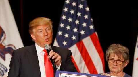 La Fiscalía neoyorquina indica que la Fundación Trump otorgó ayudas económicas días previos al Caucus en Iowa.