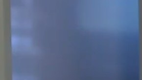 Cortés mostró su documento vigente hasta 2023.