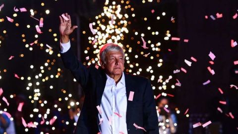 AMLO cerró su campaña con un acto masivo en el Estadio Azteca.