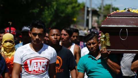 La posibilidad de elecciones anticipadas  cada vez adquiere más fuerza.