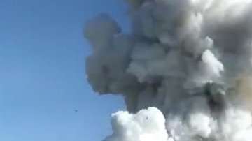 La explosión fue visible a gran distancia del lugar.