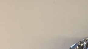 Un ladrón podría comprar una llave inalámbrica original y usarla para robar tu auto.