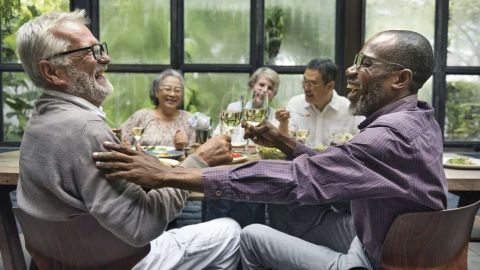 El conocido como "senior cohousing" está ganando adeptos en Europa y EEUU.