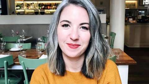 El cabello gris está de moda.