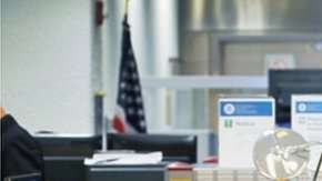 Tu comportamiento puede ganarse vigilancia de agentes encubiertos.