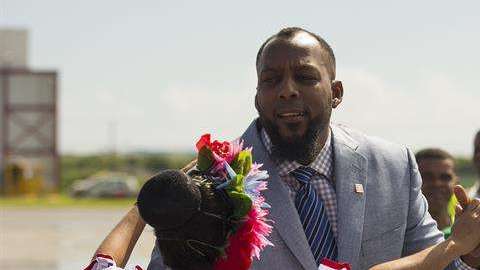 Vladimir Guerrero gozó junto a su gente. EFE