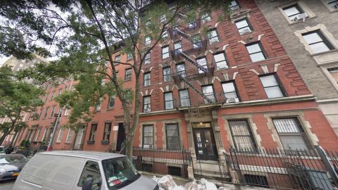 Fue hallado en 160 Waverly Place