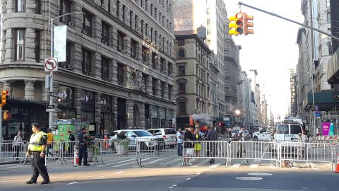 El tráfico sigue cerrado desde la calle 23 con 5ta Avenida