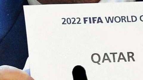 Jospeh Blatter cuando anunció que Qatar organizaría la Copa del Mundo de 2022.