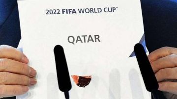 Jospeh Blatter cuando anunció que Qatar organizaría la Copa del Mundo de 2022.