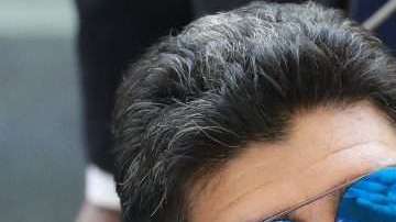 El argentino Diego Armando Maradona volvió a levantar la mano para dirigir a su selección. Foto: EFE/EPA/ROBERT GHEMENT)