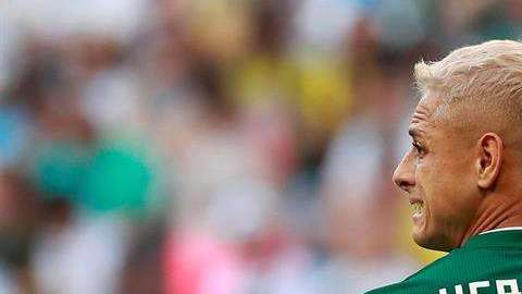 El mexicano Javier Hernández pidió creer tras la derrota en el Brasil-México en octavos de Rusia 2018. (Foto: EFE/José Méndez)