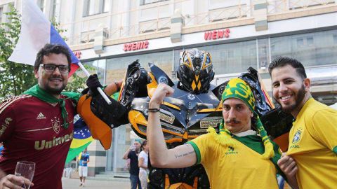 Gran ambiente se vive entre la afición de Brasil, previo al duelo de cuartos de final ante Bélgica