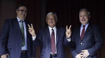 Marcelo Ebrard, Andrés Manuel López Obrador y Héctor Vasconcelos.