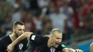 La selección de Croacia volverá a usar su uniforme alternativo en la semifinal de Rusia 2018. (Foto: EFE/EPA/MOHAMED MESSARA)