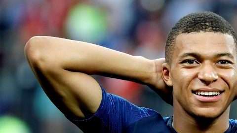 El francés Kylian Mbappe sorprende con su altruismo y madurez. (Foto: EFE/EPA/YURI KOCHETKOV)